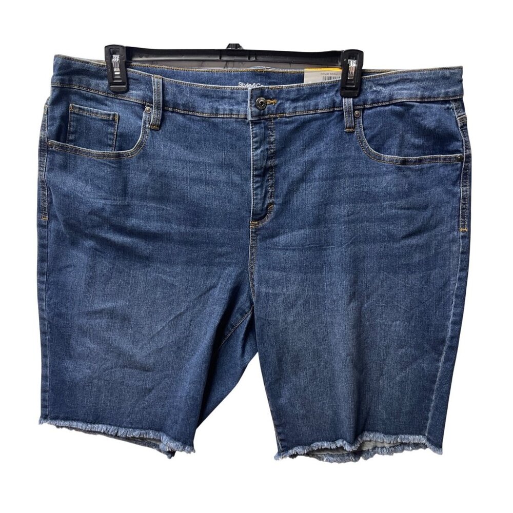 Style&Co Womens Plus Size 24W Bermuda Denim Shorts Slimming Pocket Midrise Fraye